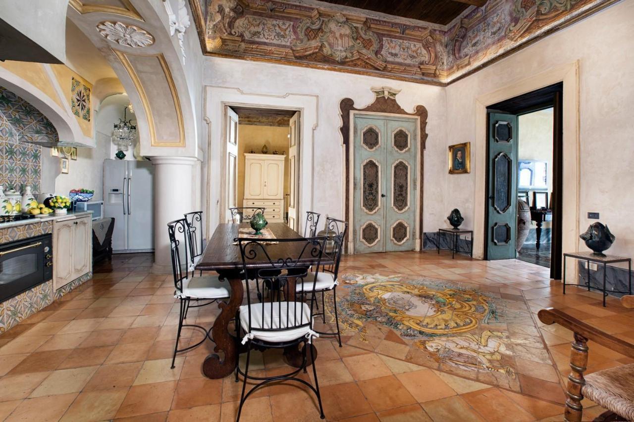 Estate4Home - Palazzo Crocione Позитано Экстерьер фото